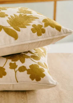 Sezane Les Tissus|Coussin Brodé -  Grand Modèle