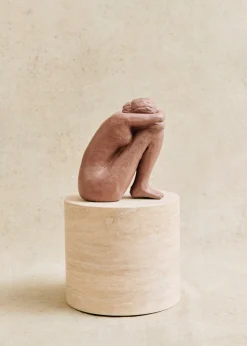 Sezane Les Invités|Sculpture Guénolée Courcoux - Femme Assise Petit Modèle