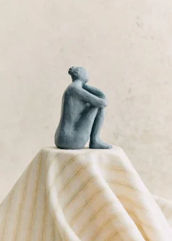 Sezane Les Invités|Sculpture Guénolée Courcoux - Femme Dans Ses Pensées Petit Modèle
