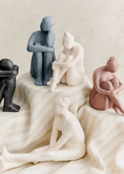 Sezane Les Invités|Sculpture Guénolée Courcoux - Femme Assise Grand Modèle