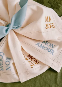 Sezane Les Tissus|La Vaisselle|Set De 4 Serviettes - Les Mots Brodés